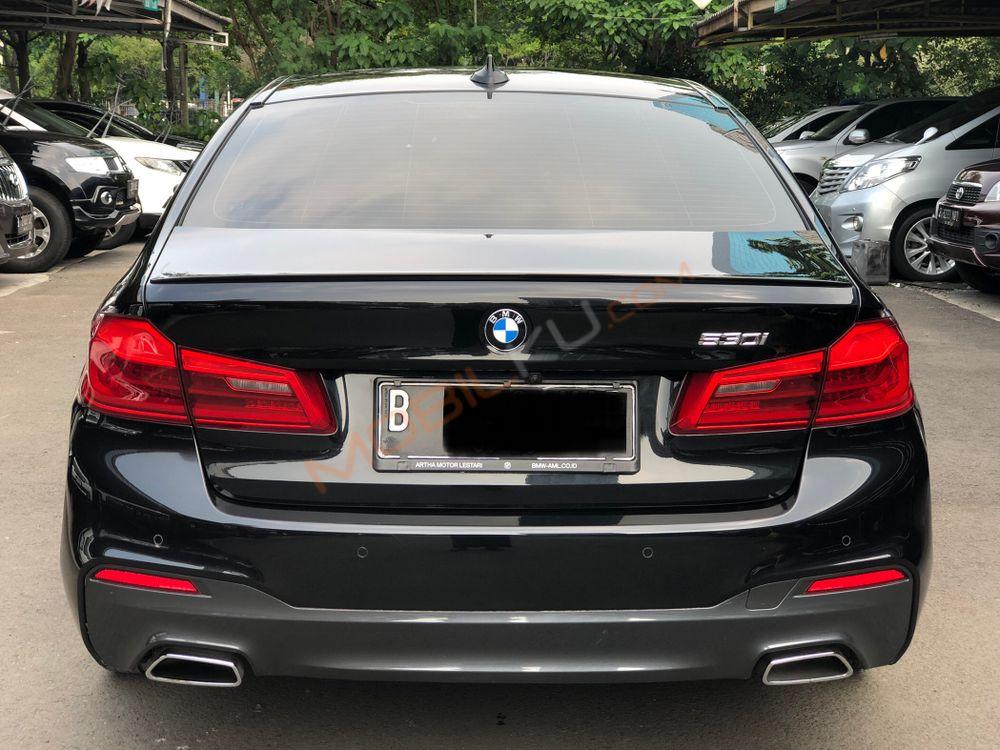 Mobil BMW 5 Series 2020