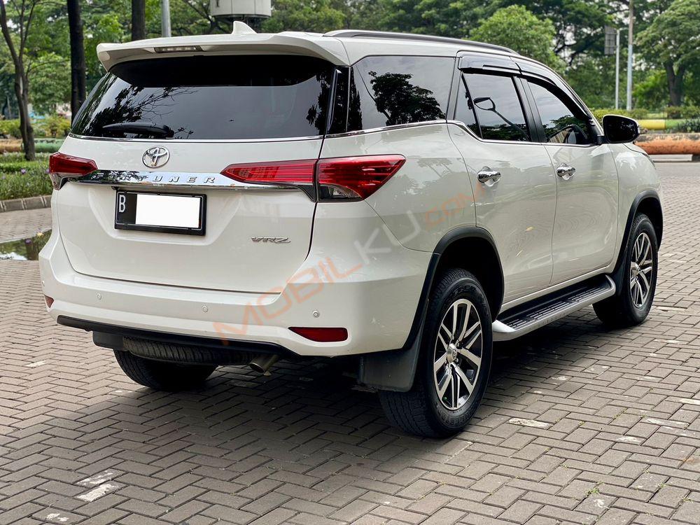 Mobil Toyota Fortuner 2016