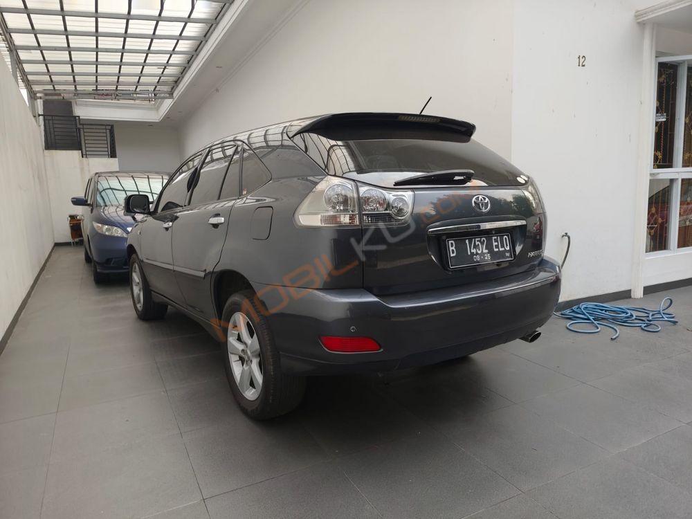 Mobil Toyota Harrier 2004