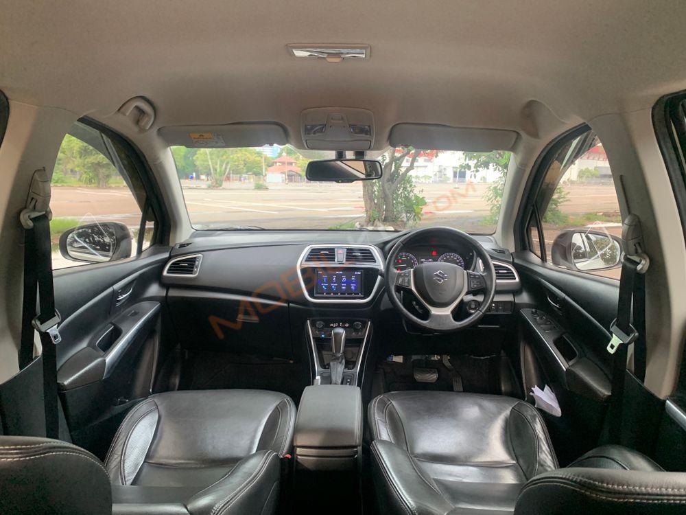 Mobil Suzuki SX4 2018