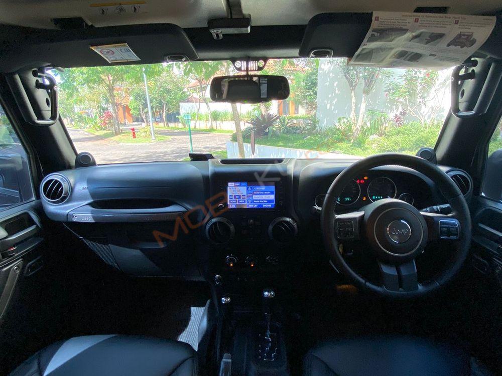 Mobil Jeep Wrangler 2014