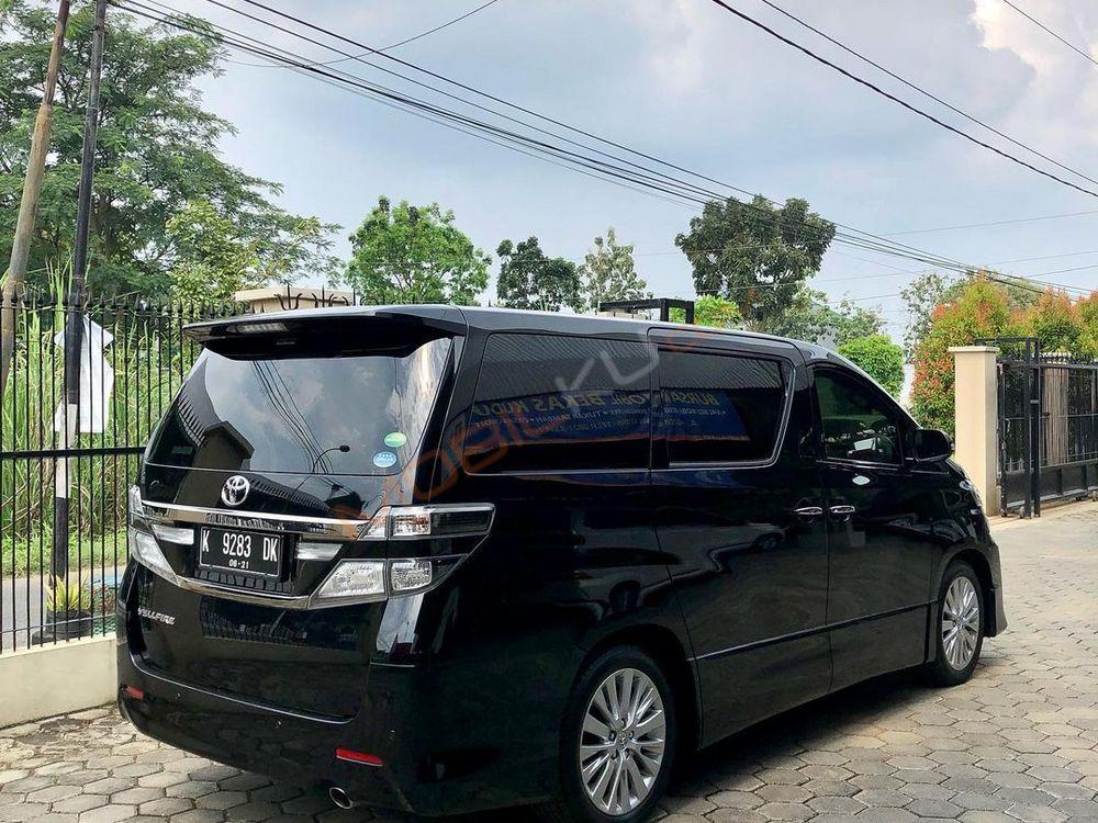 Mobil Toyota Vellfire 2021