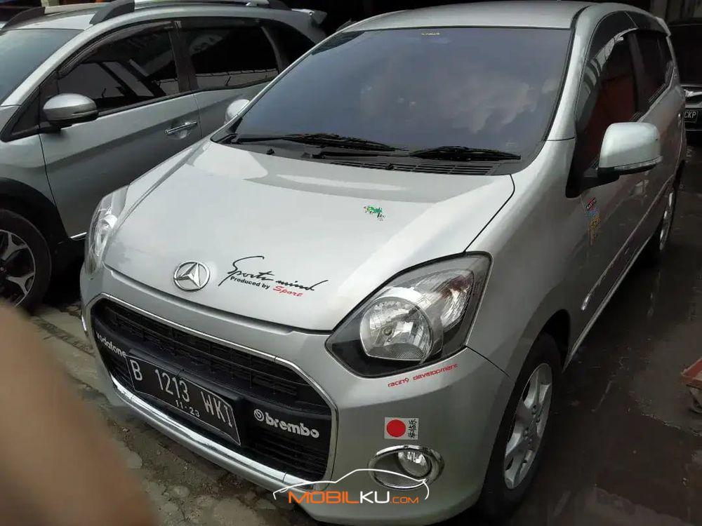 Mobil Daihatsu Ayla 2013