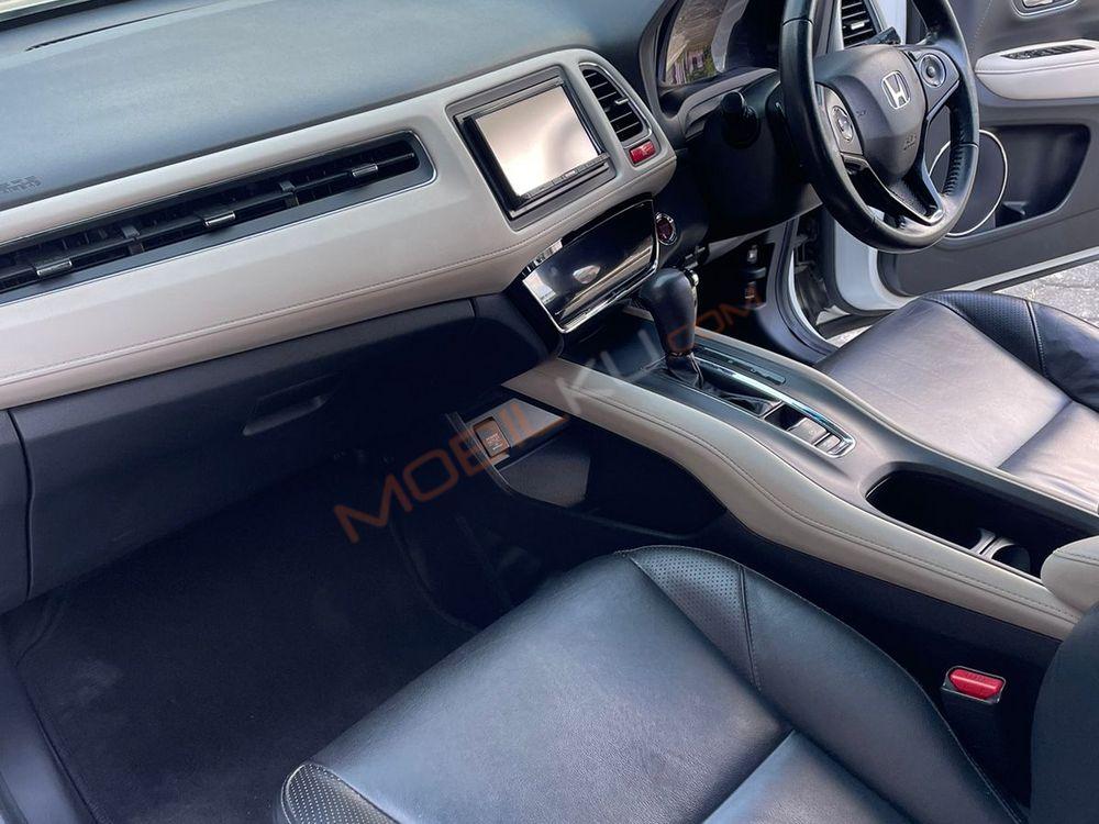 Mobil Honda HR-V 2015
