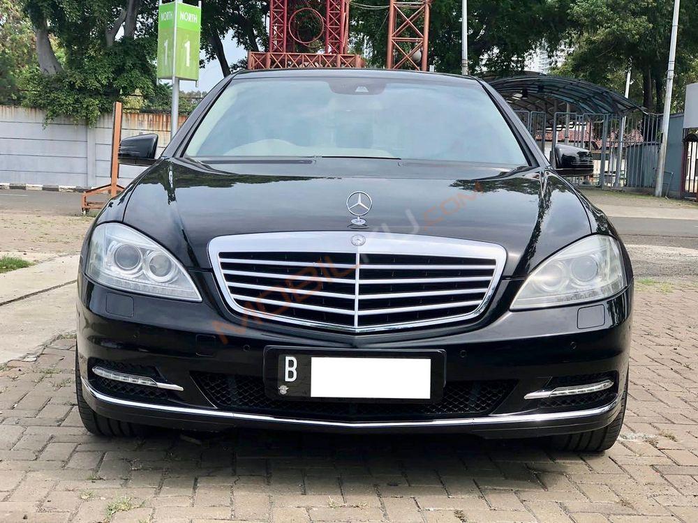 Mobil Mercedes-Benz S-Class 2011