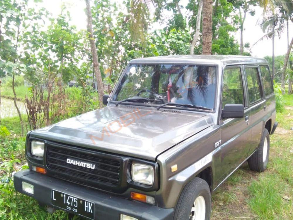 Mobil Daihatsu Taft 1995