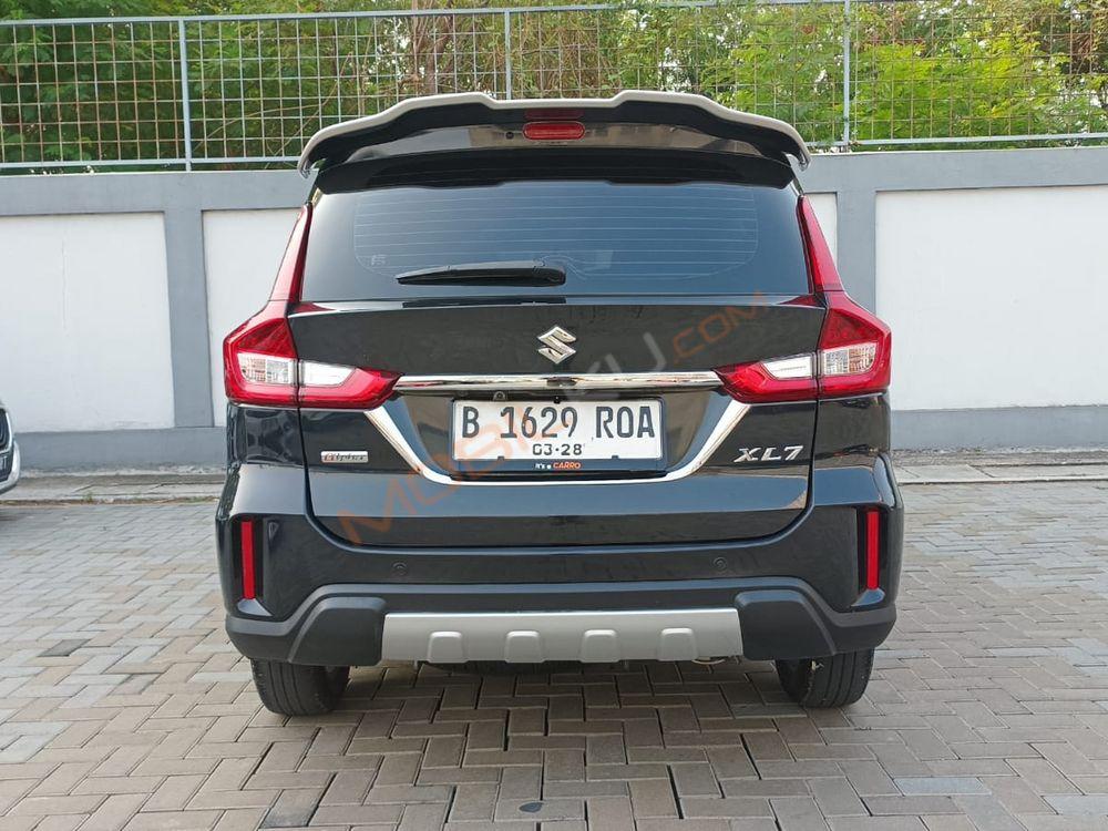 Mobil Suzuki XL7 2022