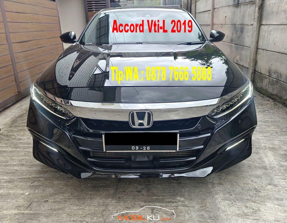 Mobil Honda Accord 2019