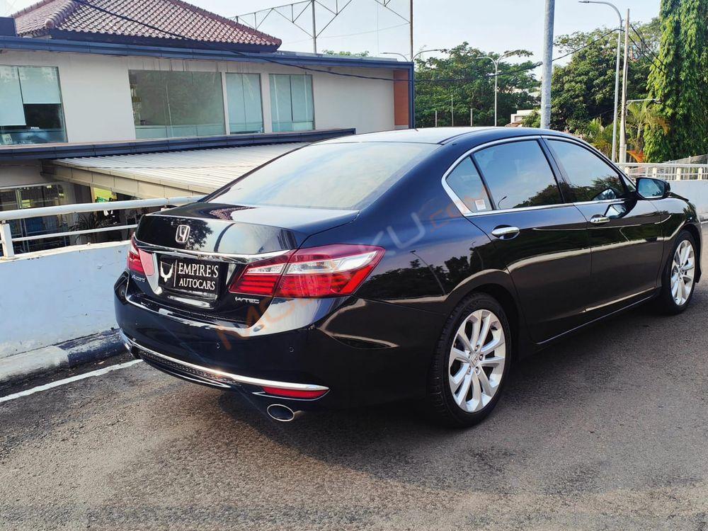Mobil Honda Accord 2017