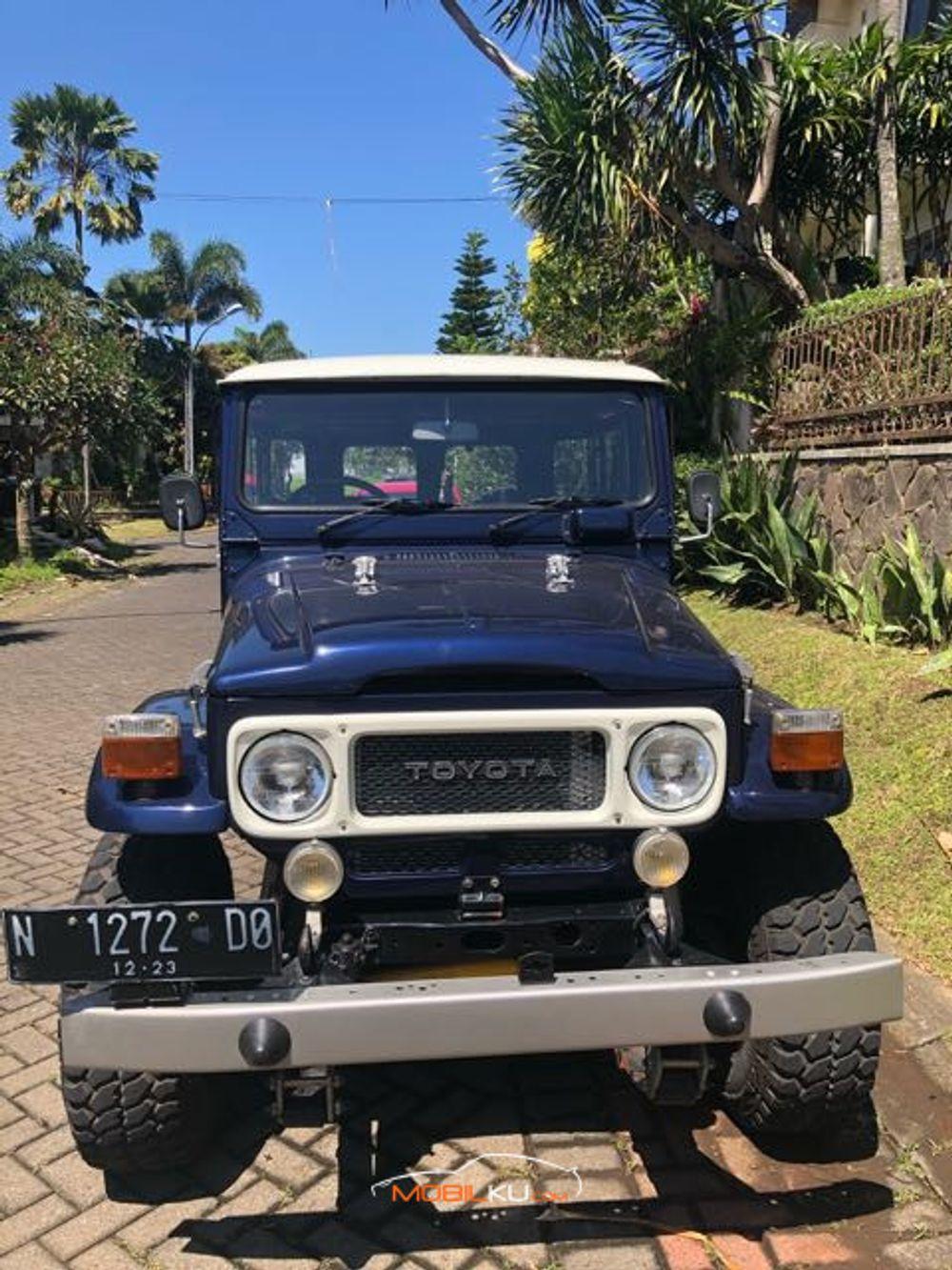 Mobil Toyota Land Cruiser 1980