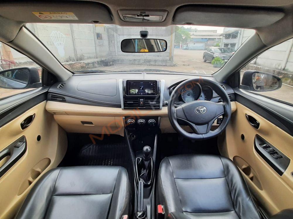 Mobil Toyota Limo 2014