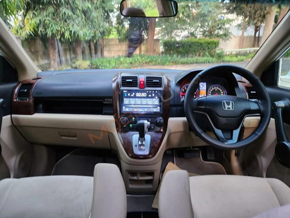 Mobil Honda CR-V 2011
