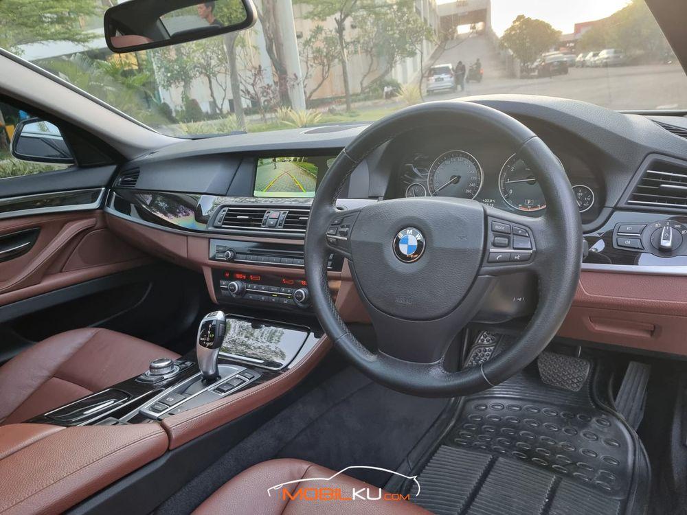 Mobil BMW 5 Series 2013