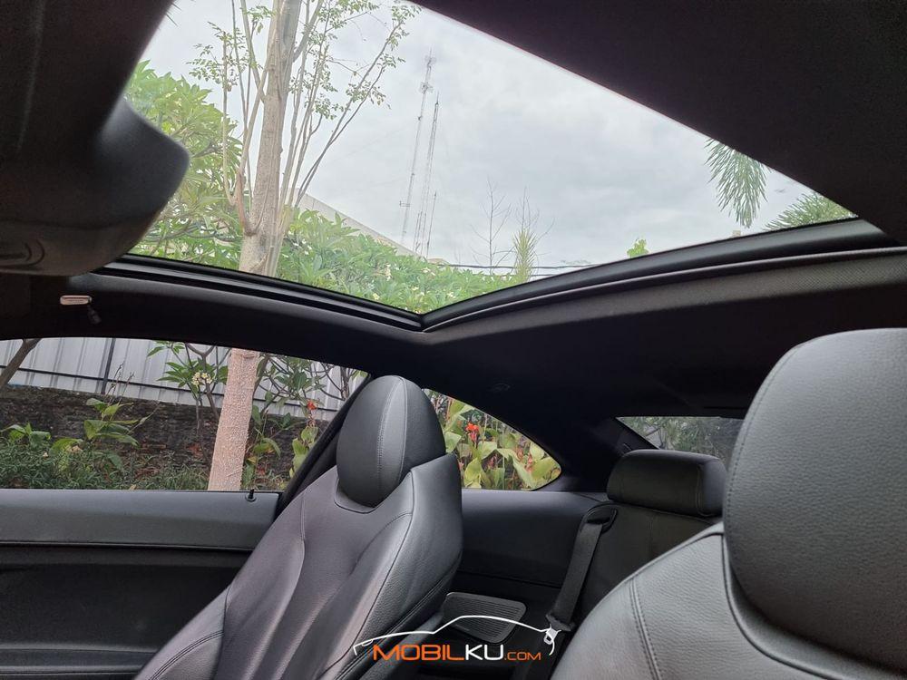 Mobil BMW 6 Series 2015