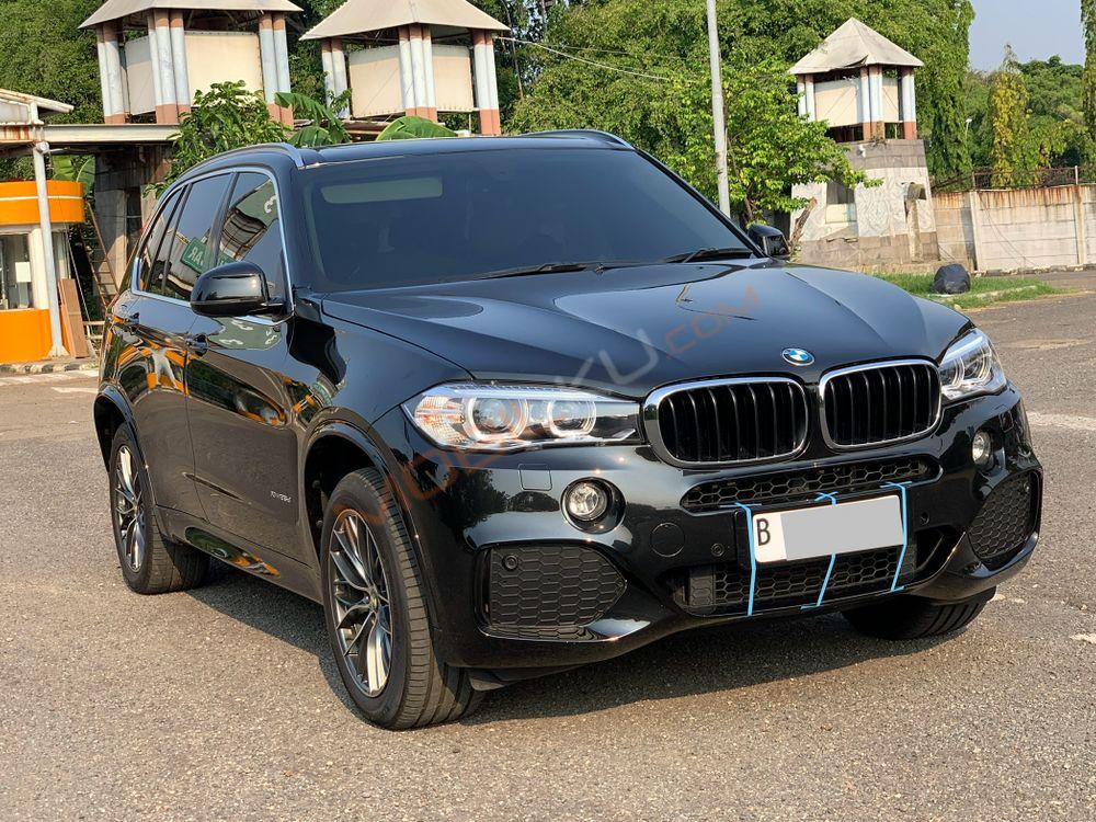 Mobil BMW X5 2015