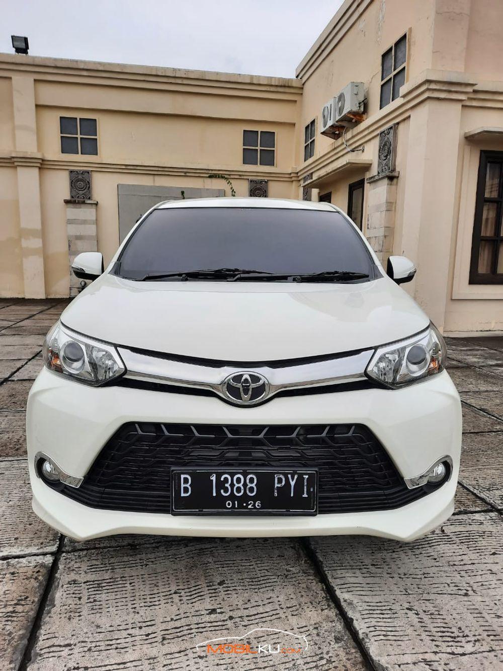 Mobil Toyota Avanza 2015