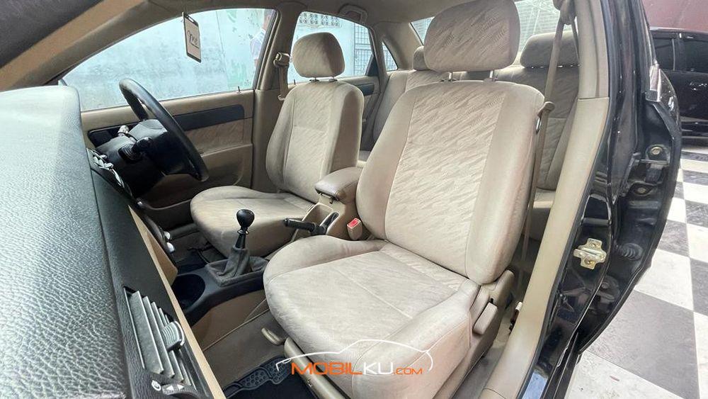 Mobil Chevrolet Optra 2003