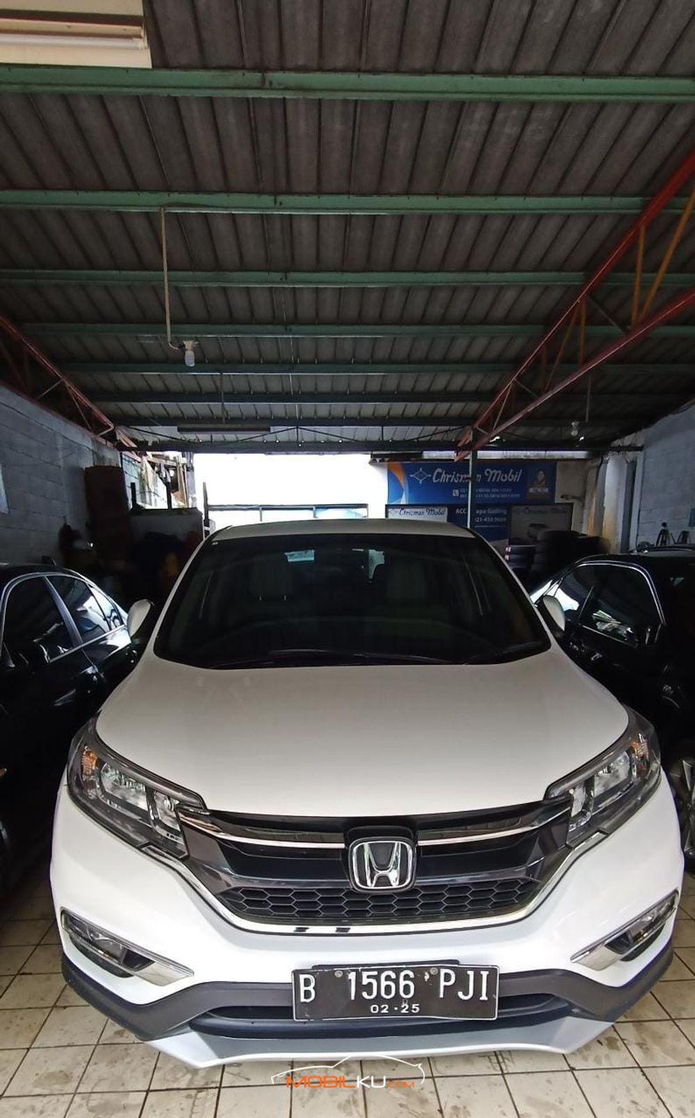 Mobil Honda CR-V 2015