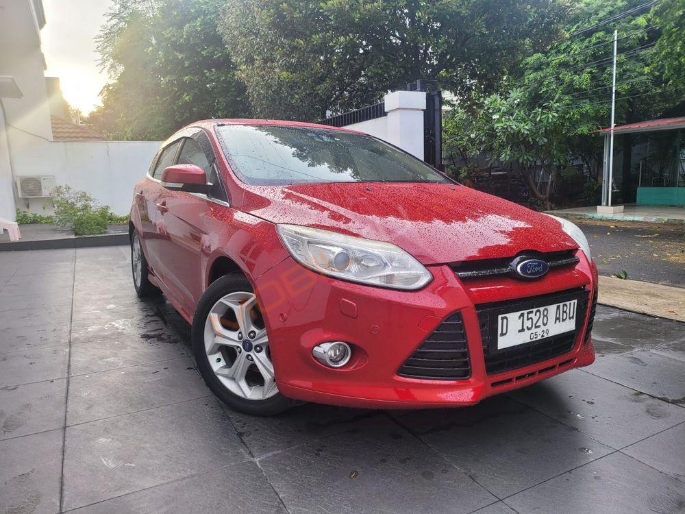 Mobil Ford Focus 2014