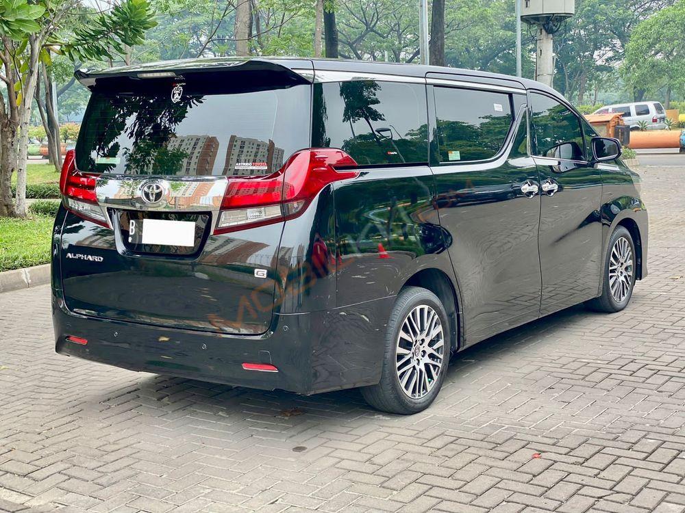 Mobil Toyota Alphard 2017