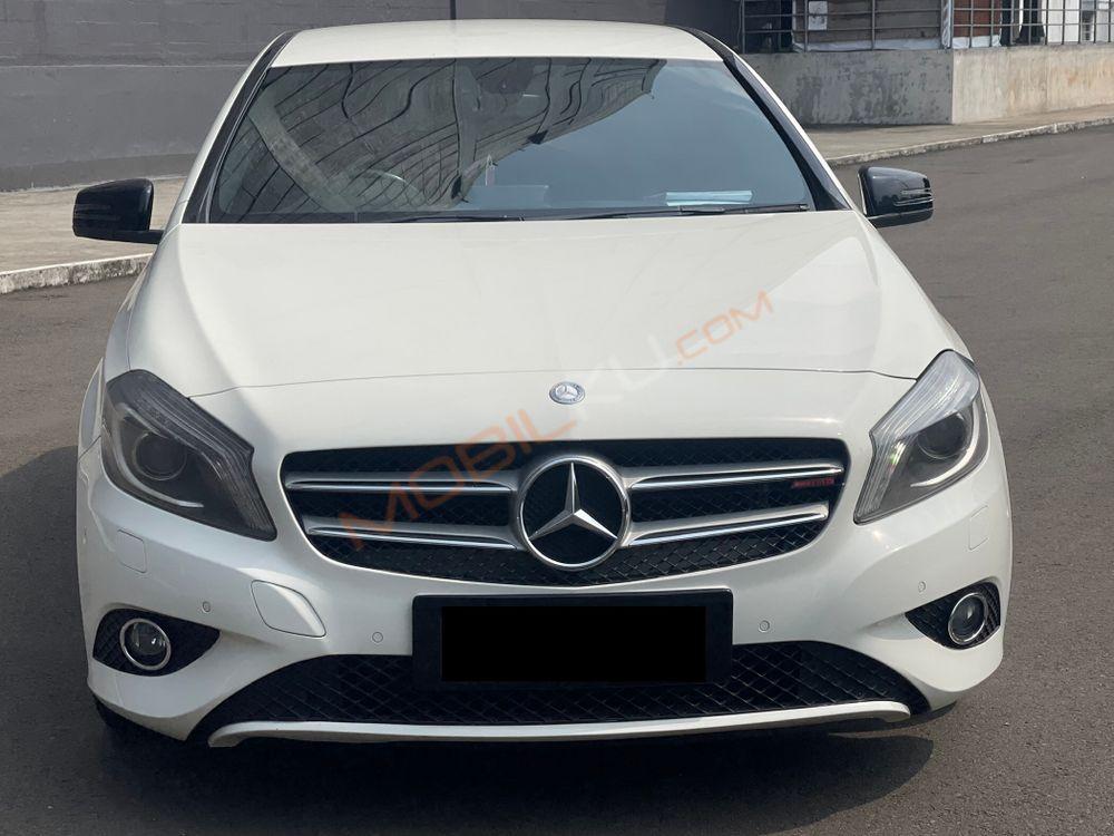 Mobil Mercedes-Benz A-Class 2013