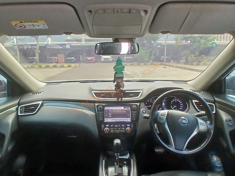 Mobil Nissan X-Trail 2015