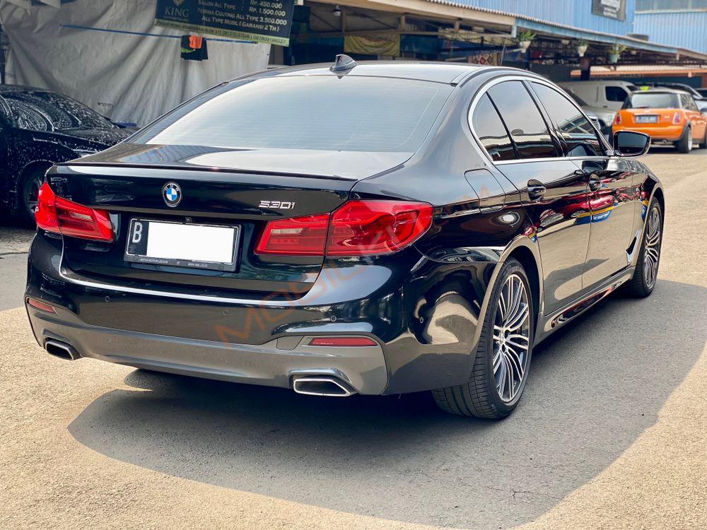 Mobil BMW 5 Series 2020