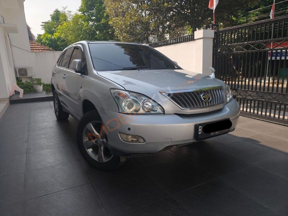 Mobil Toyota Harrier 2011