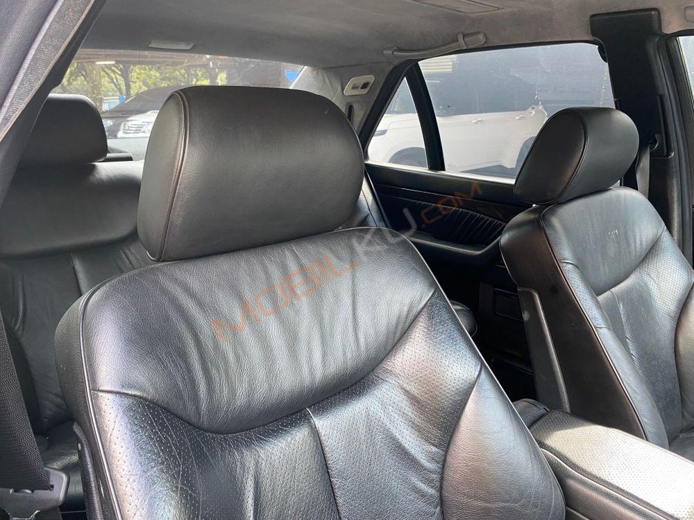 Mobil Mercedes-Benz S-Class 1996