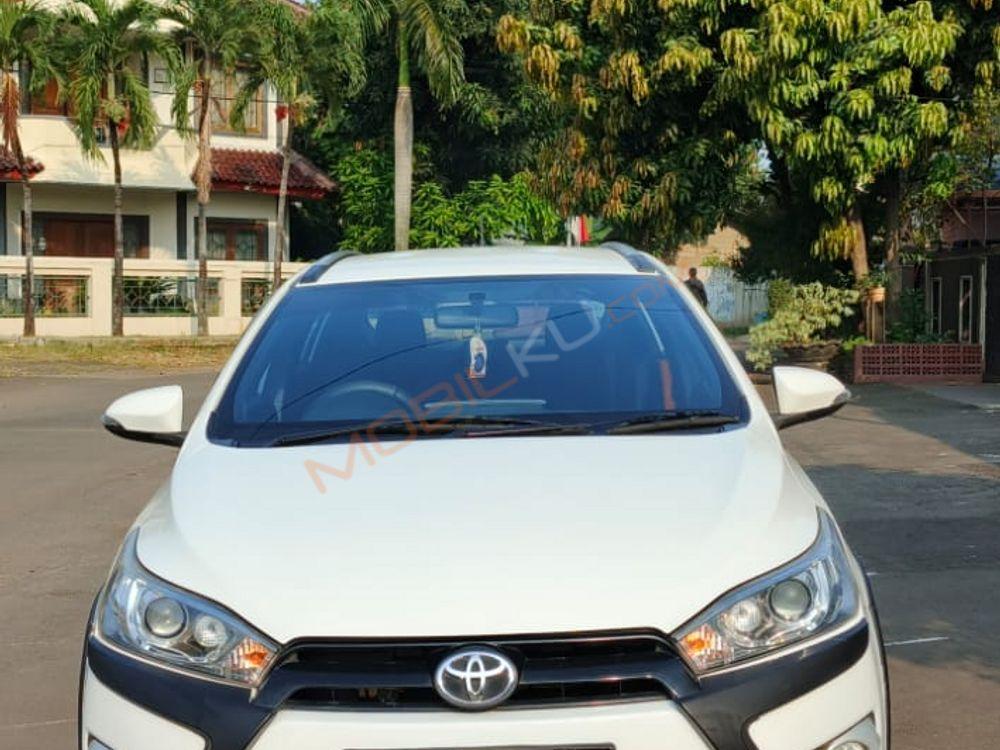 Mobil Toyota Yaris 2017