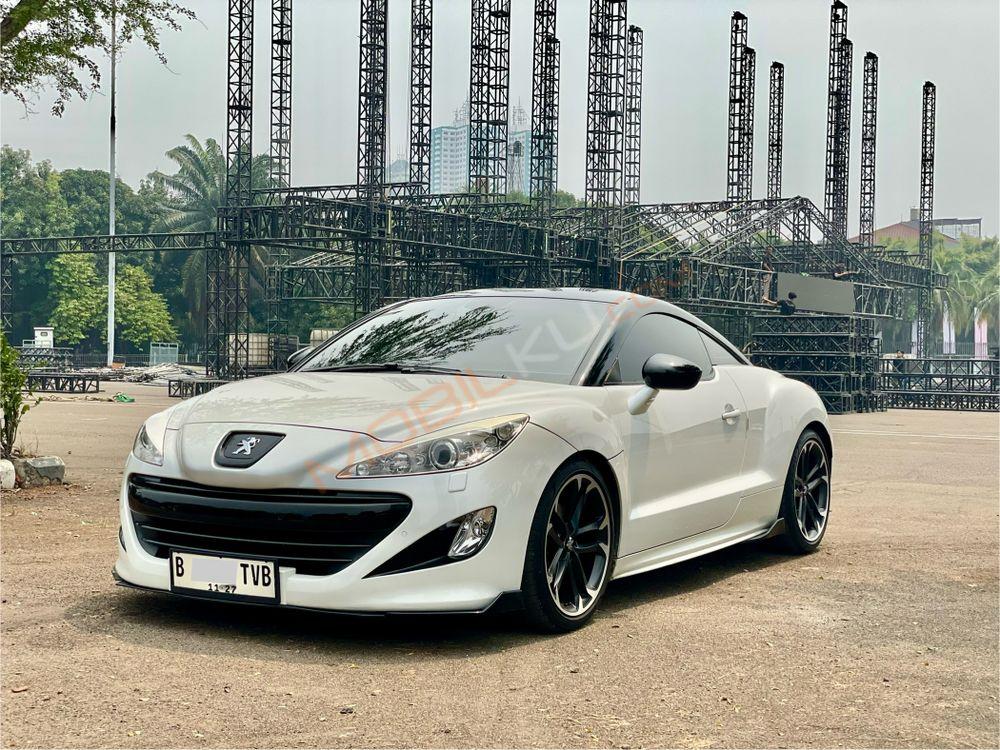 Mobil Peugeot RCZ 2012