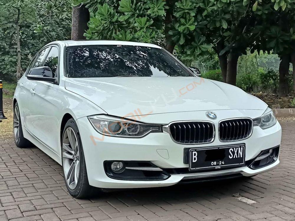 Mobil BMW 3 Series 2014