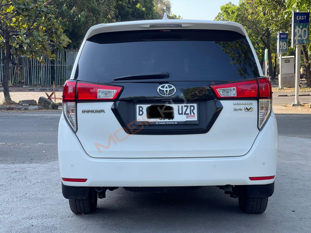 Mobil Toyota Kijang Innova 2022