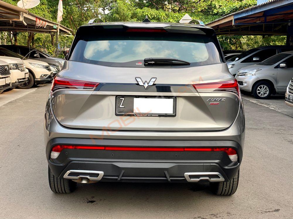 Mobil Wuling Almaz 2021