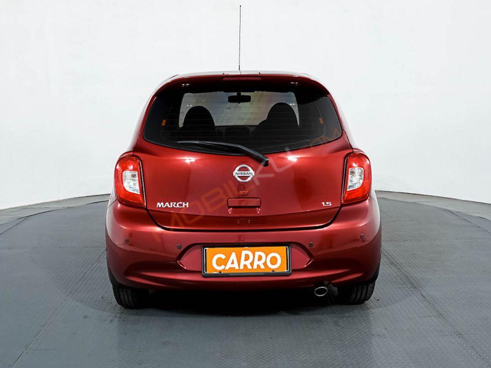 Mobil Nissan March 2014