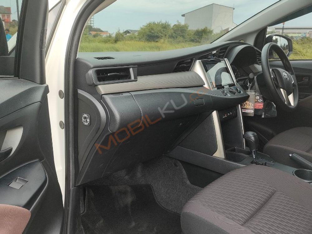 Mobil Toyota Kijang Innova 2021