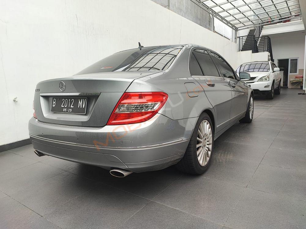 Mobil Mercedes-Benz C-Class 2010