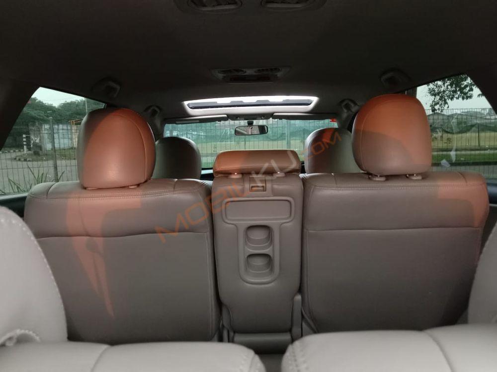 Mobil Honda Odyssey 2012