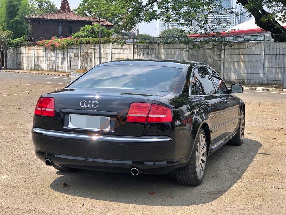 Mobil Audi A8 2009
