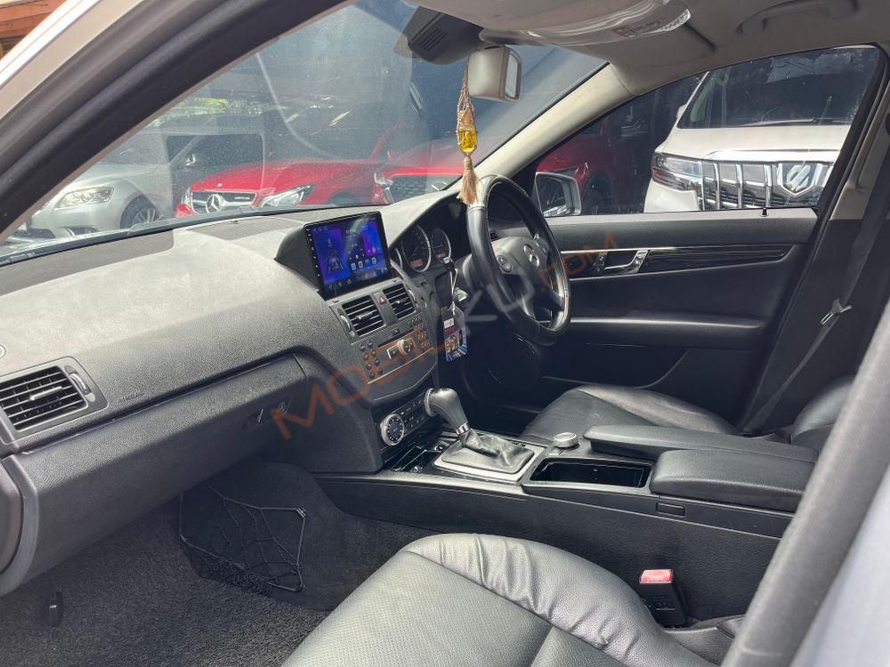 Mobil Mercedes-Benz C-Class 2011
