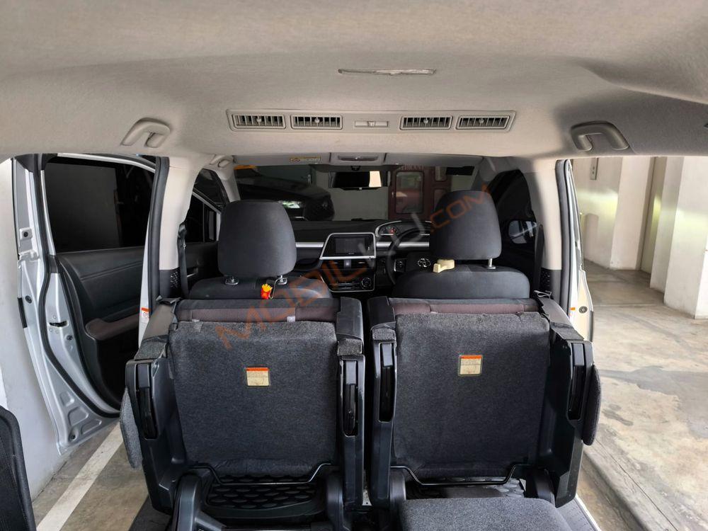 Mobil Toyota Sienta 2020
