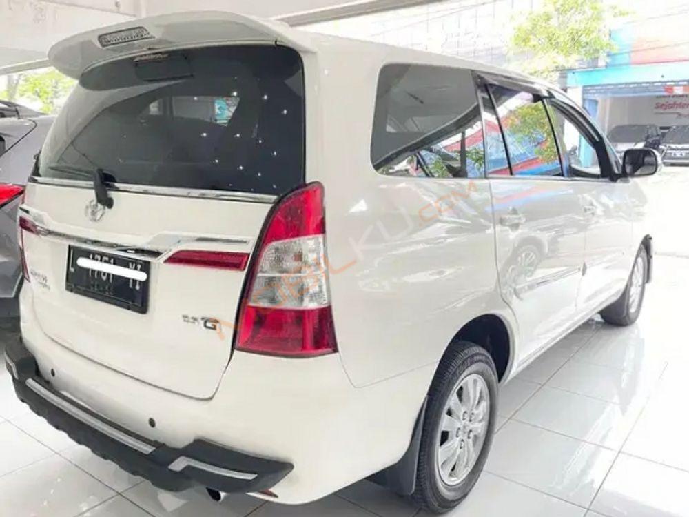 Mobil Toyota Kijang Innova 2014