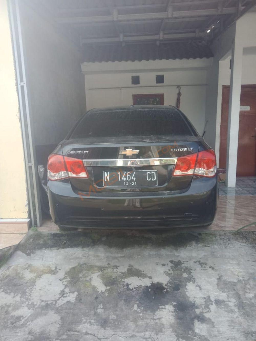 Mobil Chevrolet Cruze 2011