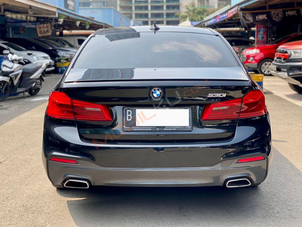 Mobil BMW 5 Series 2020