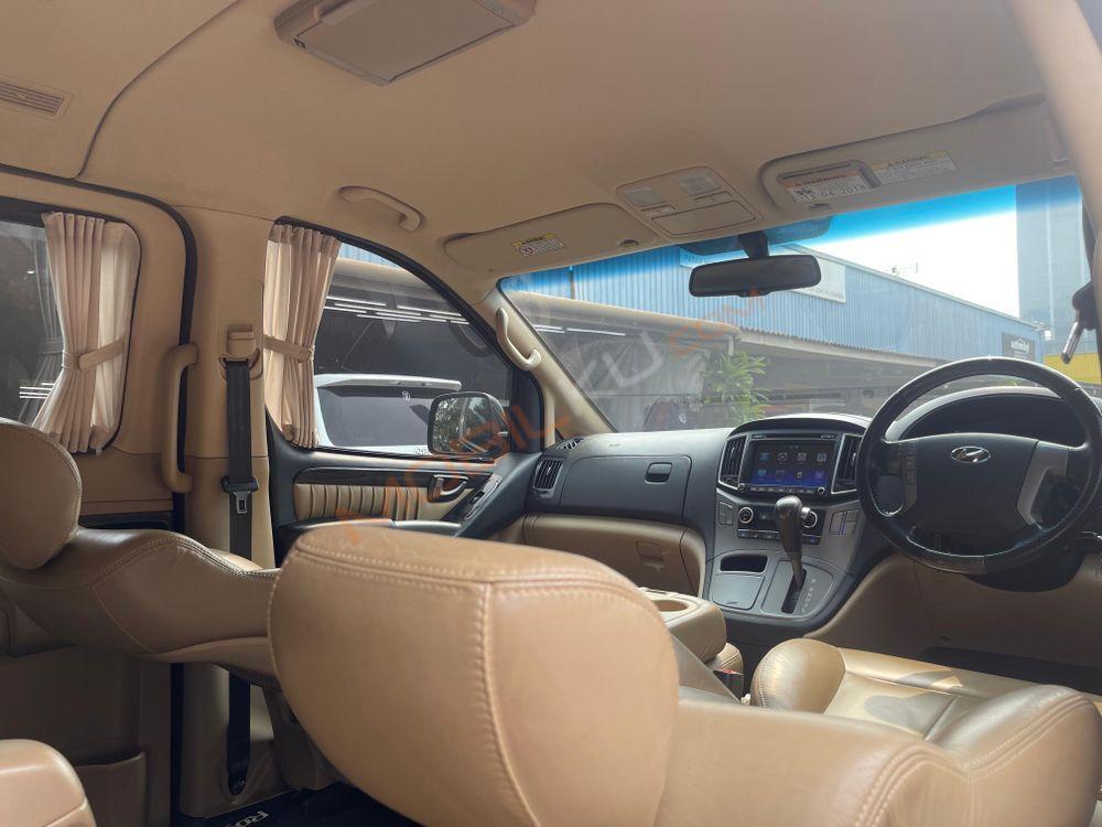 Mobil Hyundai H-1 2018