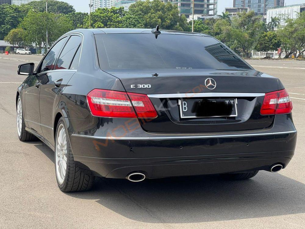 Mobil Mercedes-Benz E-Class 2011