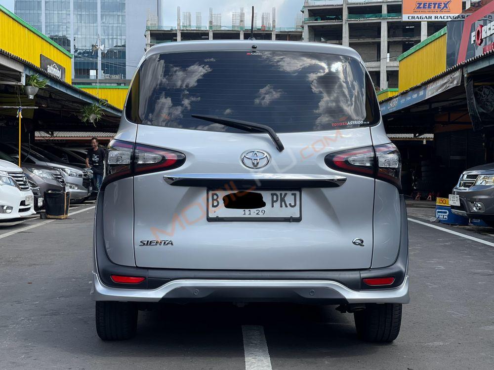 Mobil Toyota Sienta 2019