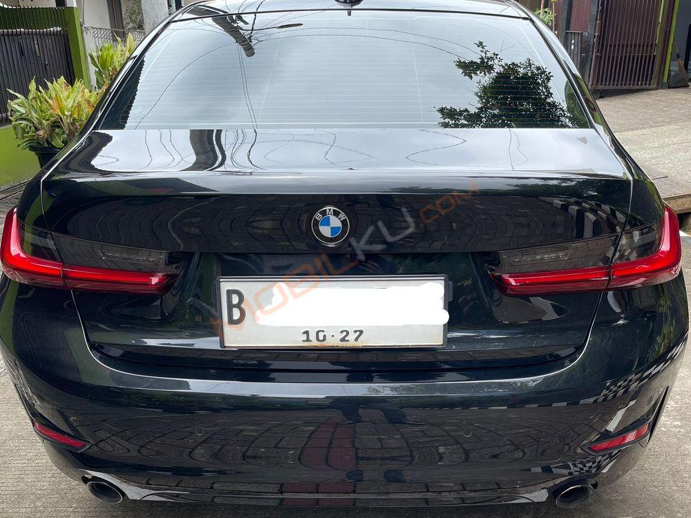 Mobil BMW 3 Series 2022