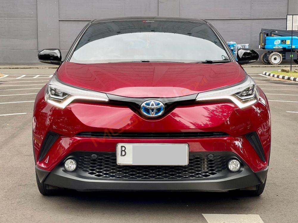 Mobil Toyota C-HR 2021