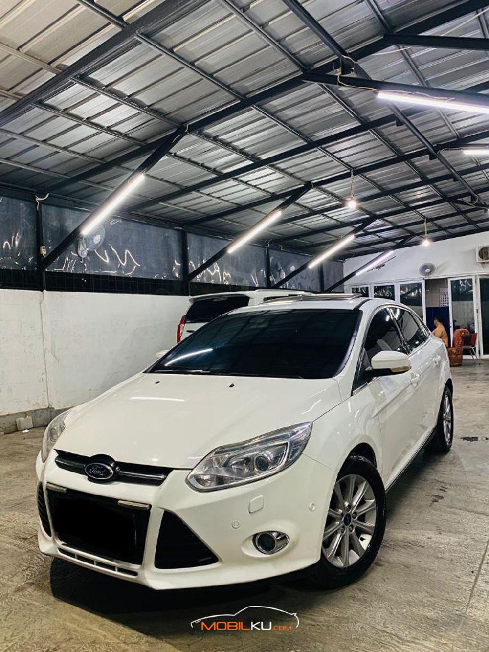 Mobil Ford Focus 2013